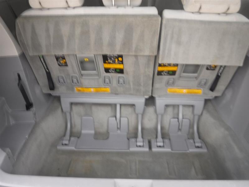 Toyota Sienna LE FWD 8-Passenger V6 2014 Toyota Sienna LE FWD 8-Passenger V6 2014