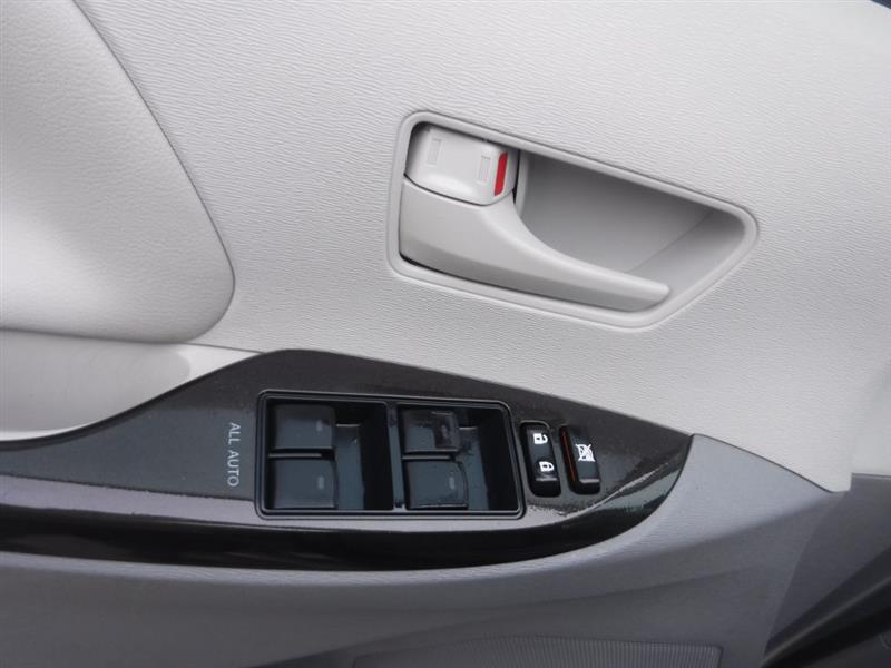 Toyota Sienna LE FWD 8-Passenger V6 2014 Toyota Sienna LE FWD 8-Passenger V6 2014