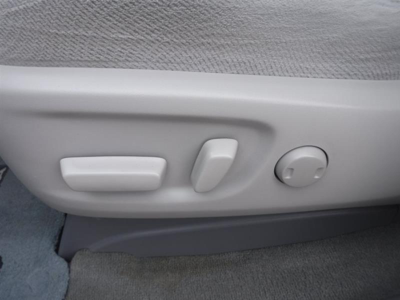 Toyota Sienna LE FWD 8-Passenger V6 2014 Toyota Sienna LE FWD 8-Passenger V6 2014