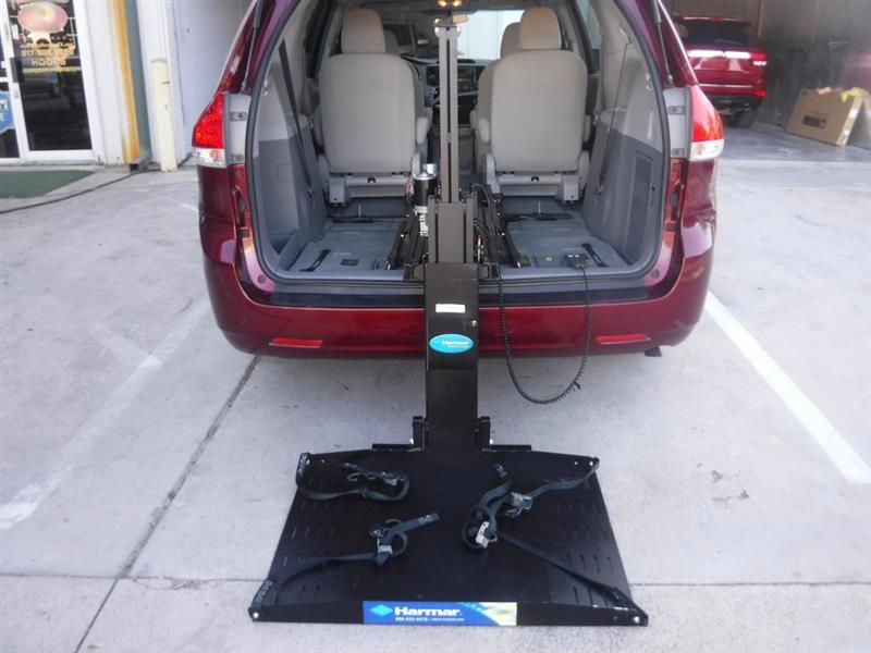 Toyota Sienna 5dr 7-Pass Van LE FWD Mobility (Natl) 2012 Toyota Sienna 5dr 7-Pass Van LE FWD Mobility (Natl) 2012