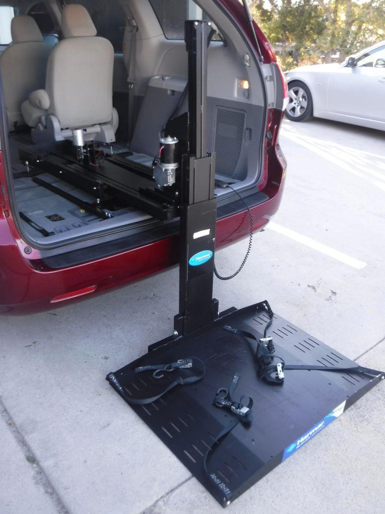 Toyota Sienna 5dr 7-Pass Van LE FWD Mobility (Natl) 2012 Toyota Sienna 5dr 7-Pass Van LE FWD Mobility (Natl) 2012