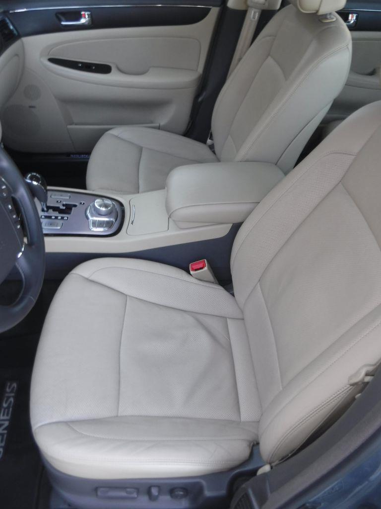 Hyundai Genesis 4.6L 2011 Hyundai Genesis 4.6L 2011