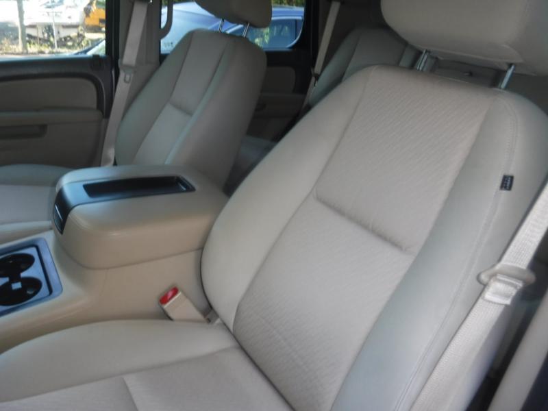 GMC Yukon SLE 2WD 2013 GMC Yukon SLE 2WD 2013