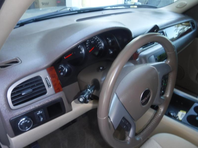 GMC Yukon SLE 2WD 2013 GMC Yukon SLE 2WD 2013