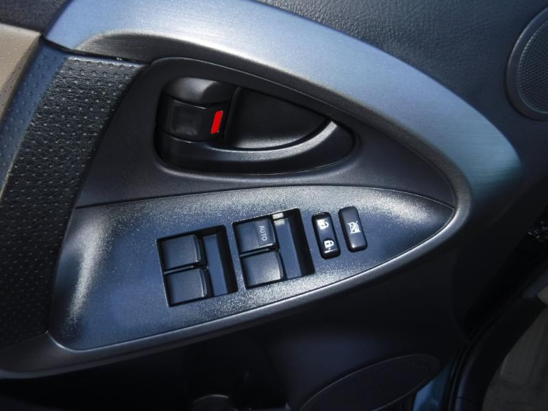 Toyota RAV4 Limited FWD 2012 Toyota RAV4 Limited FWD 2012