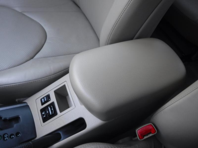 Toyota RAV4 Limited FWD 2012 Toyota RAV4 Limited FWD 2012