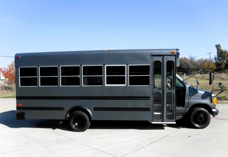 Ford Econoline Chassis  2003