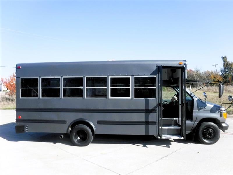 Ford Econoline Chassis  2003