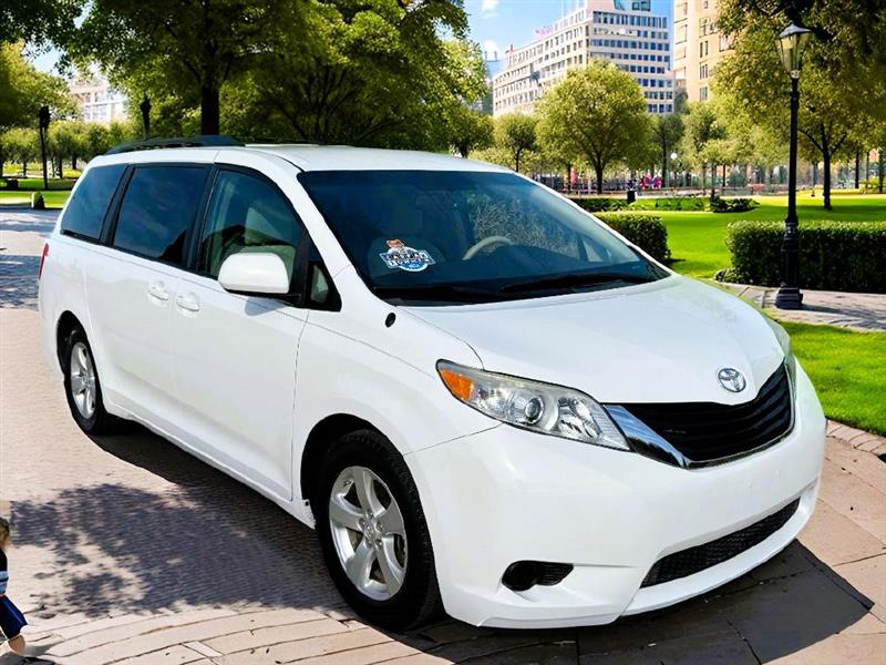 2012 Toyota Sienna LE