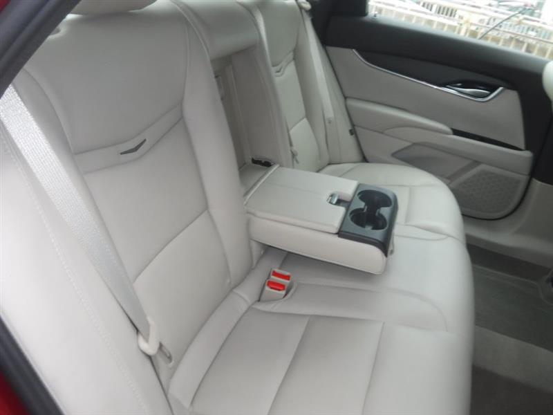 Cadillac XTS Base 2013