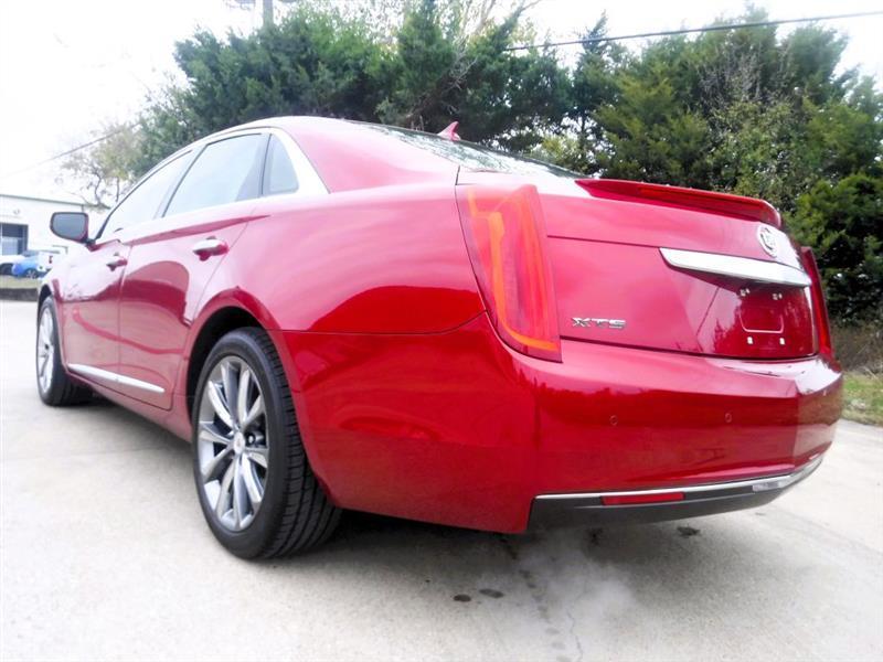 Cadillac XTS Base 2013