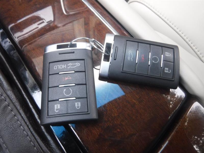 Cadillac XTS Base 2013