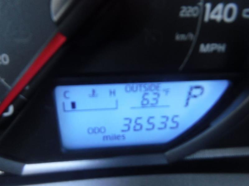 Toyota RAV4 LE FWD 2015