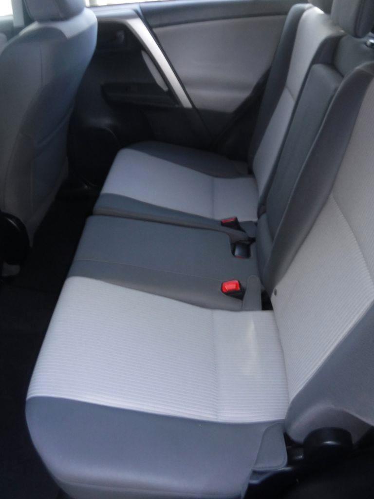 Toyota RAV4 LE FWD 2015