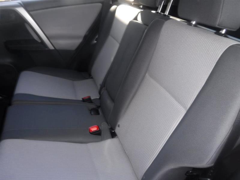 Toyota RAV4 LE FWD 2015