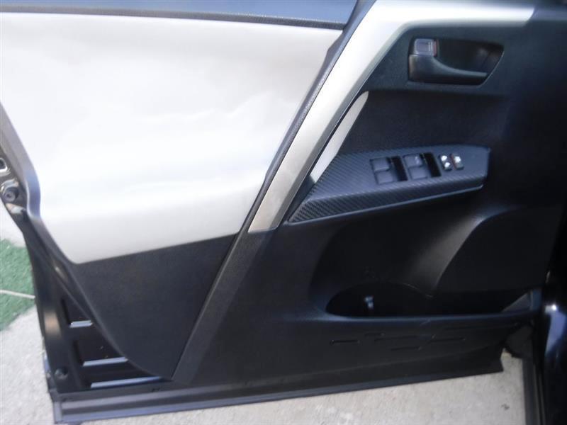 Toyota RAV4 LE FWD 2015