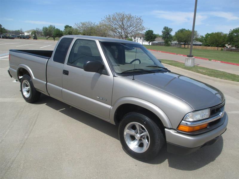 2003 Chevrolet S10 Pickup LS Ext. Cab 2WD