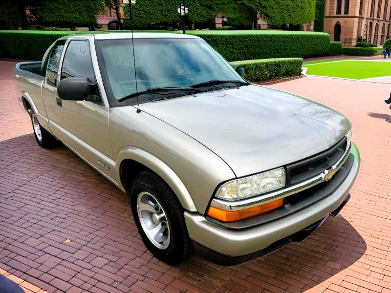 2003 Chevrolet S10 Pickup LS Ext. Cab 2WD
