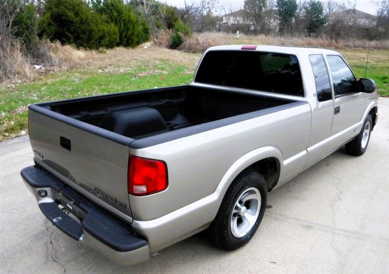 Chevrolet S10 Pickup LS Ext. Cab 2WD 2003