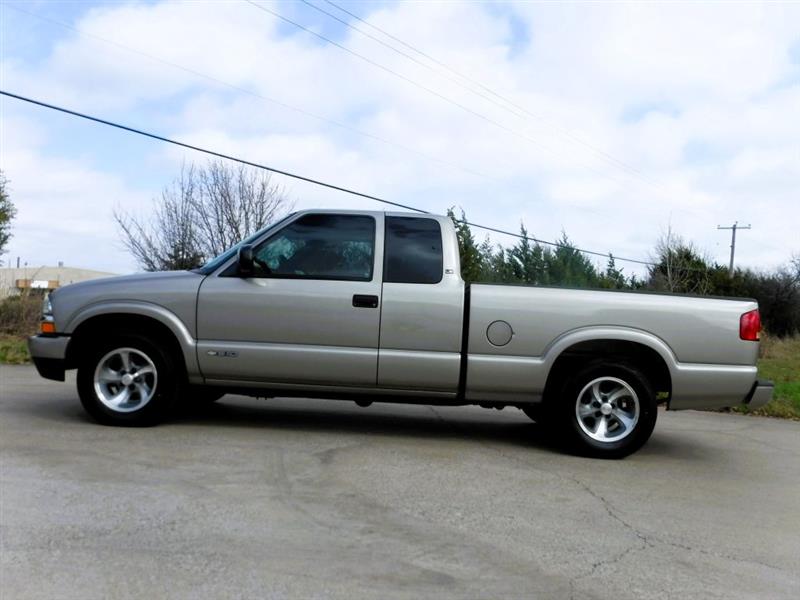 Chevrolet S10 Pickup LS Ext. Cab 2WD 2003
