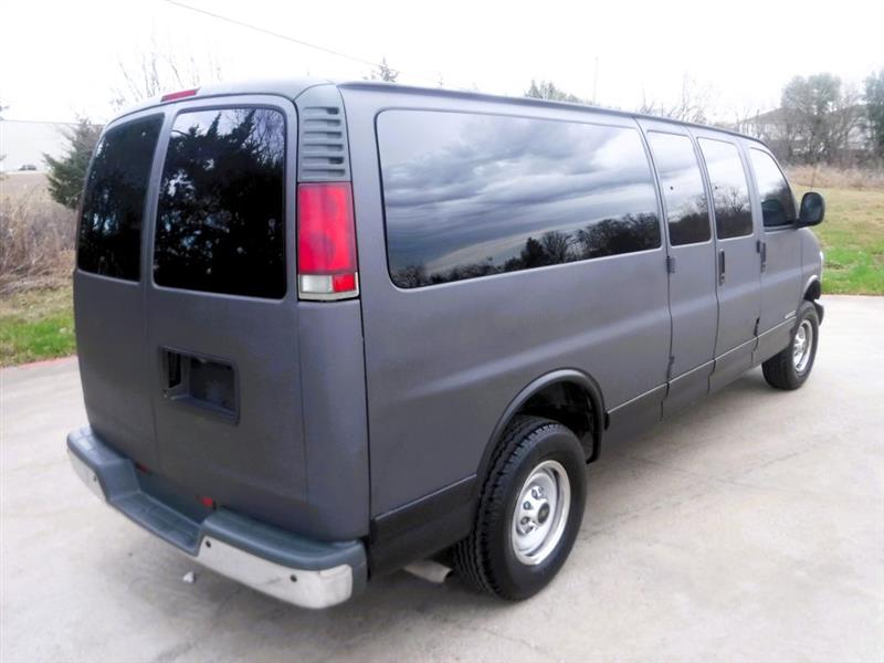 Chevrolet Express 3500 Extended 2001