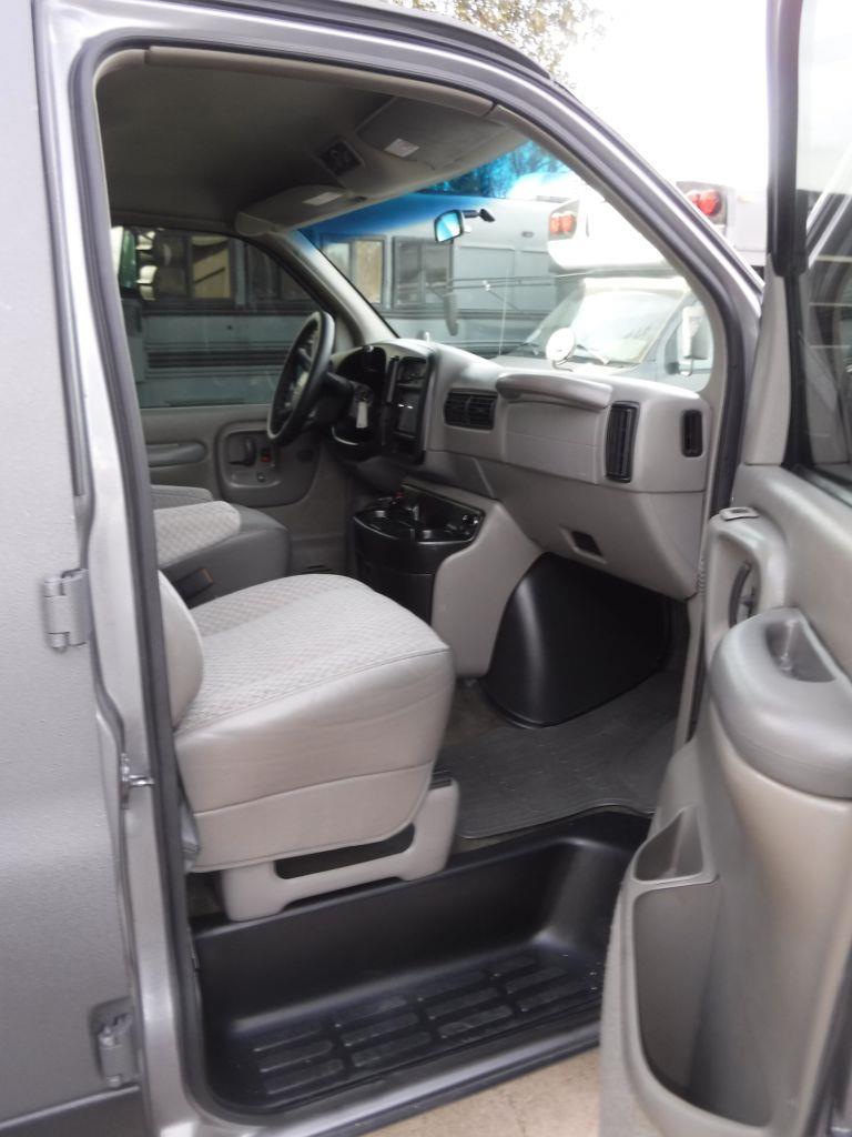 Chevrolet Express 3500 Extended 2001