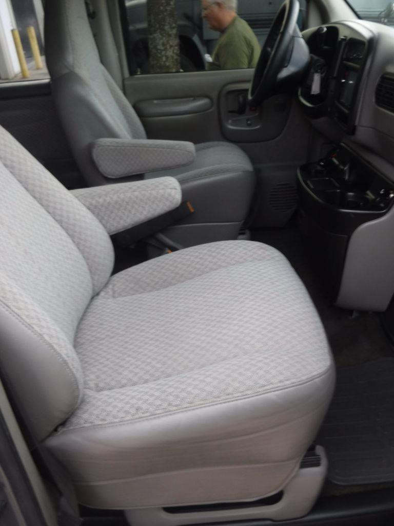 Chevrolet Express 3500 Extended 2001