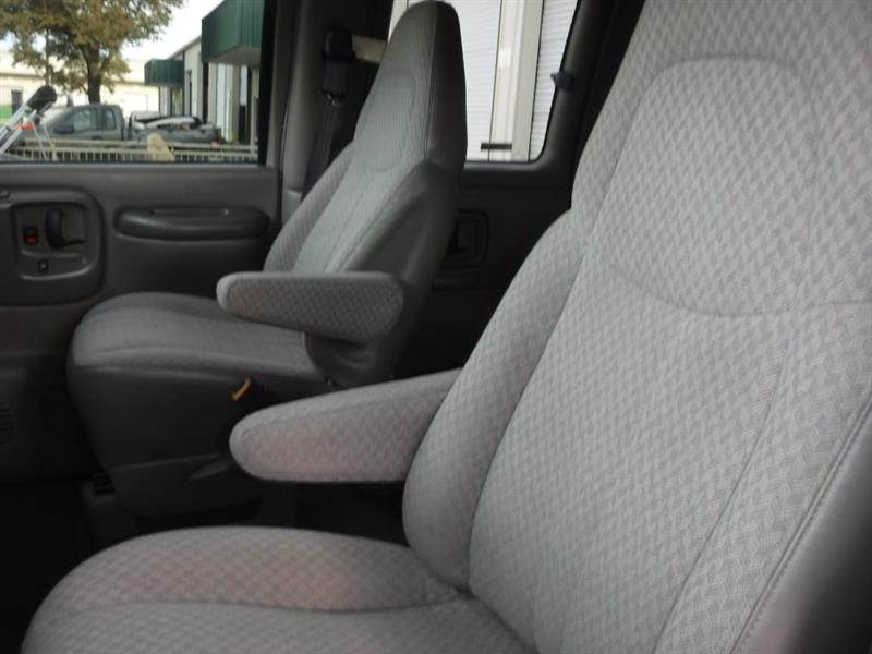 Chevrolet Express 3500 Extended 2001