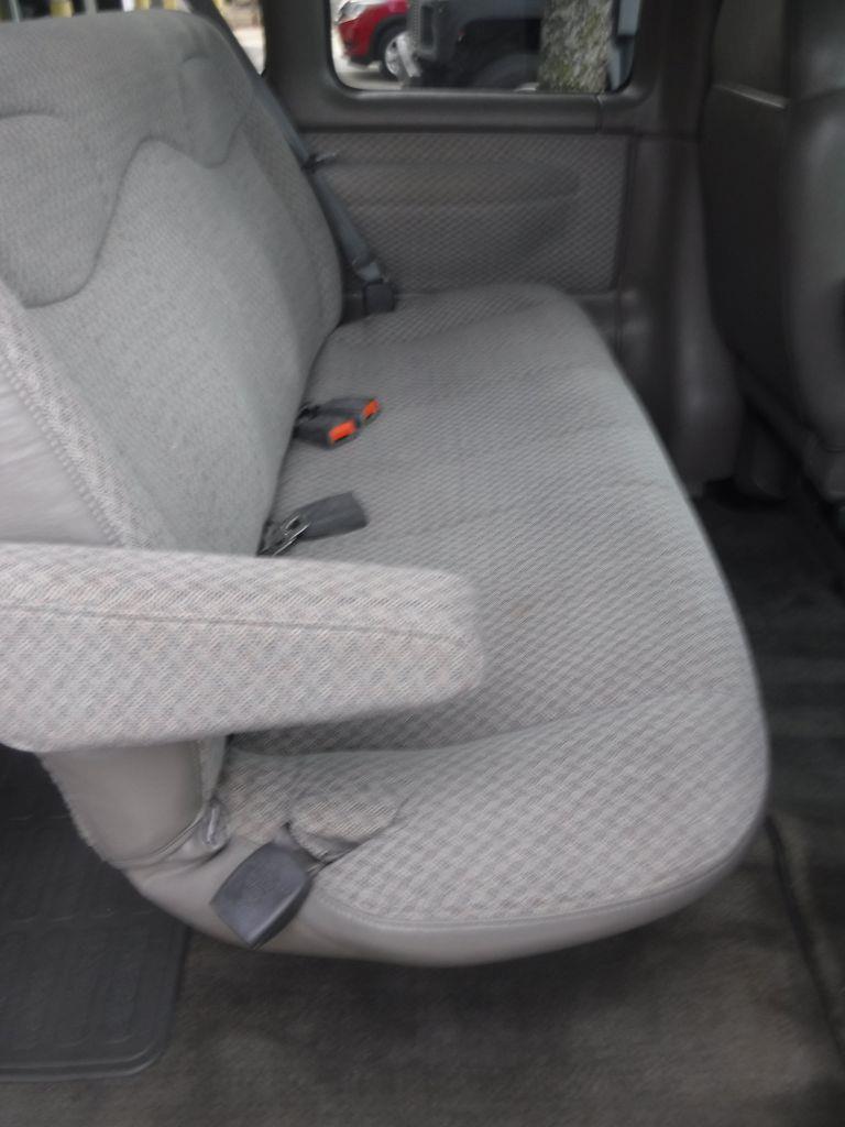 Chevrolet Express 3500 Extended 2001