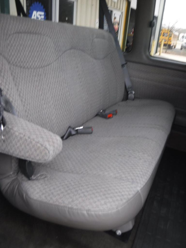 Chevrolet Express 3500 Extended 2001