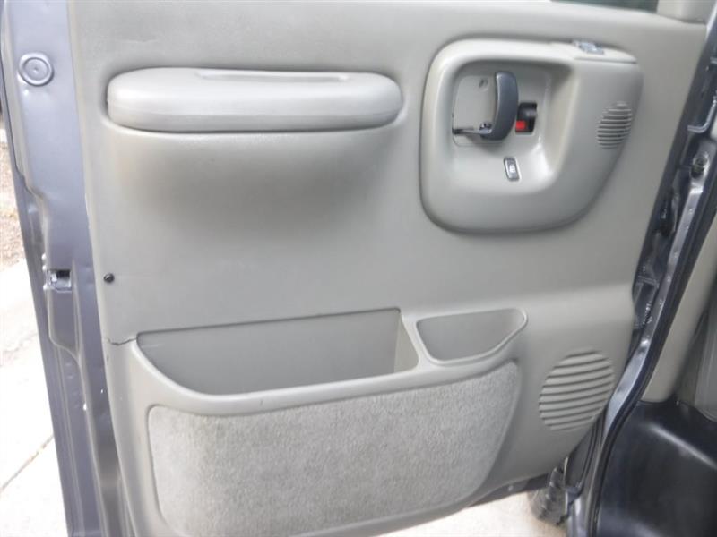 Chevrolet Express 3500 Extended 2001