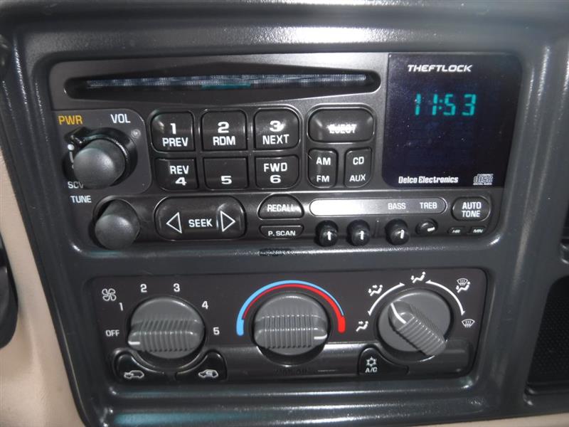 Chevrolet Silverado 1500 HD LS Crew Cab 2WD 2002