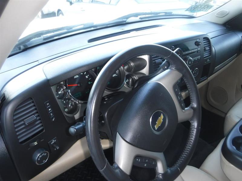 Chevrolet Silverado 1500 LT Crew Cab 2WD 2011