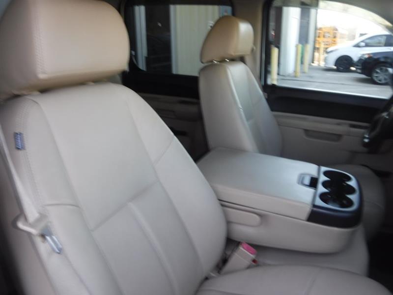 Chevrolet Silverado 1500 LT Crew Cab 2WD 2011