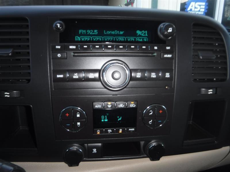 Chevrolet Silverado 1500 LT Crew Cab 2WD 2011