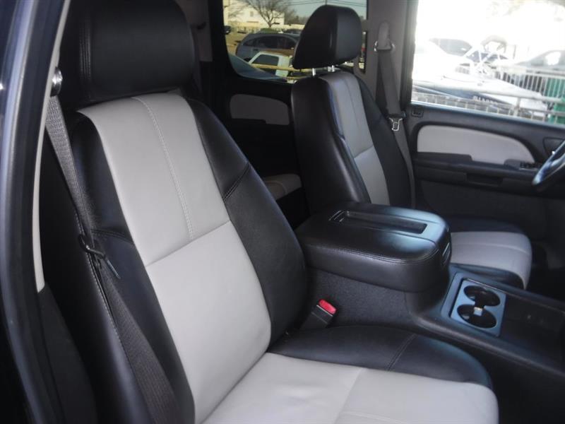 Chevrolet Suburban LTZ 4WD 2008