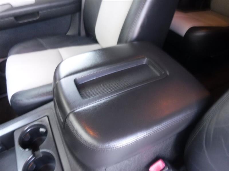 Chevrolet Suburban LTZ 4WD 2008