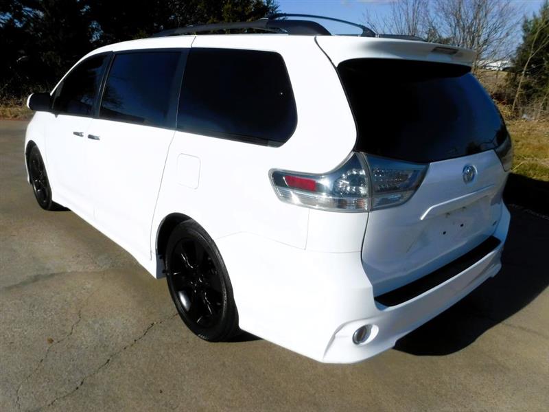 Toyota Sienna SE FWD 8-Passenger FWD V6 2013