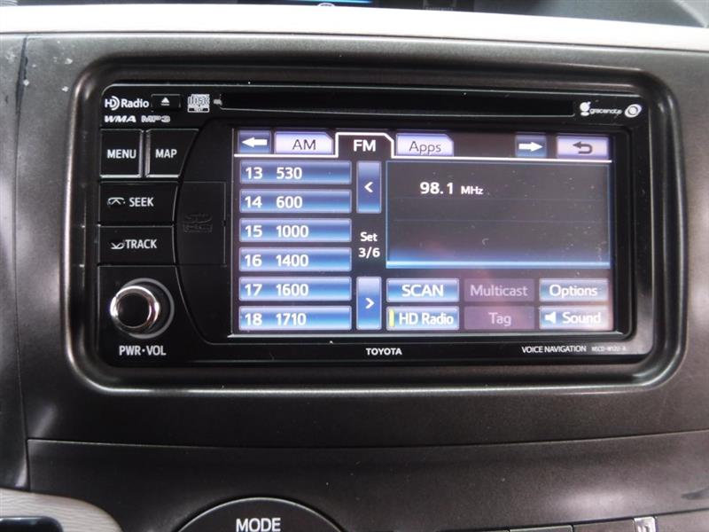 Toyota Sienna SE FWD 8-Passenger FWD V6 2013