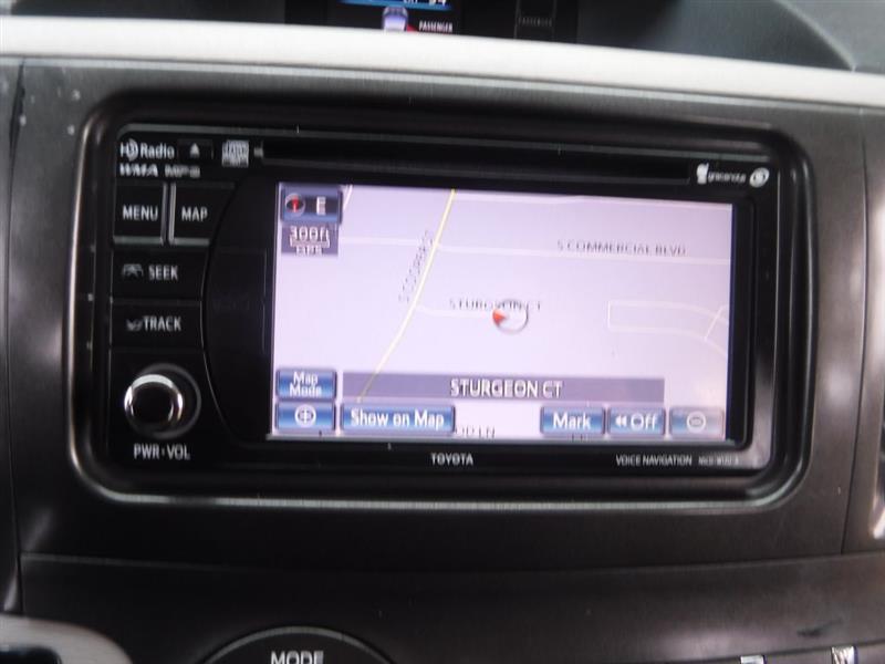 Toyota Sienna SE FWD 8-Passenger FWD V6 2013