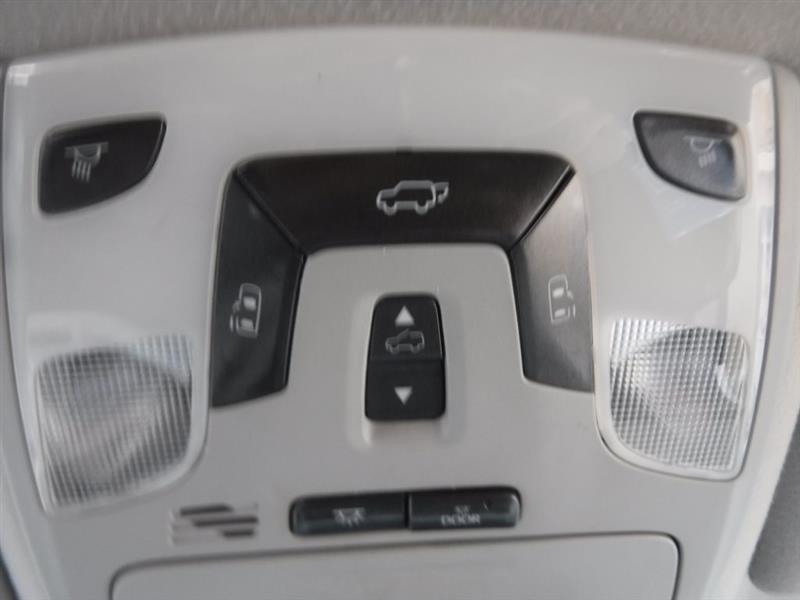 Toyota Sienna SE FWD 8-Passenger FWD V6 2013