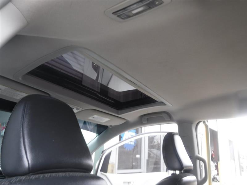 Toyota Sienna SE FWD 8-Passenger FWD V6 2013