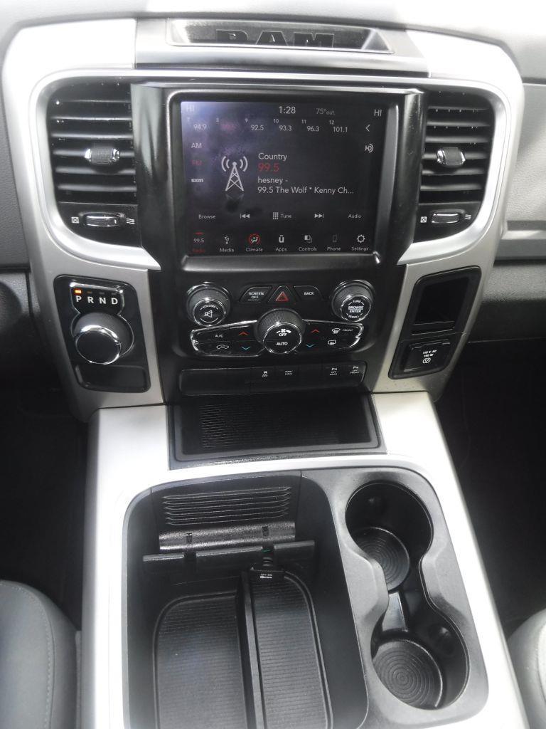 RAM 1500 Classic Lone Star 4x2 Crew Cab 5'7" Box 2019