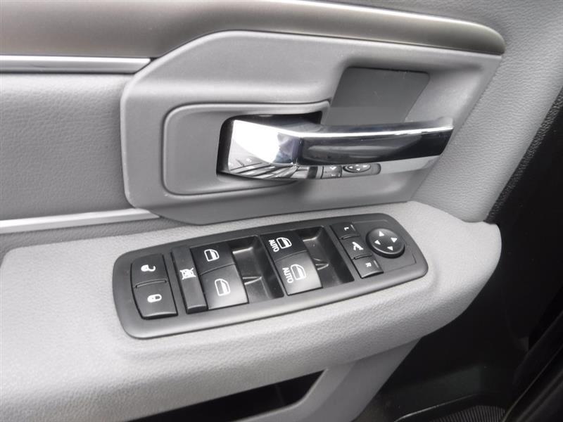 RAM 1500 Classic Lone Star 4x2 Crew Cab 5'7" Box 2019