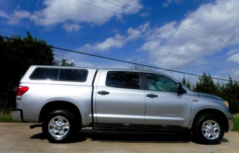 Toyota Tundra Tundra-Grade CrewMax 5.7L 2WD 2010