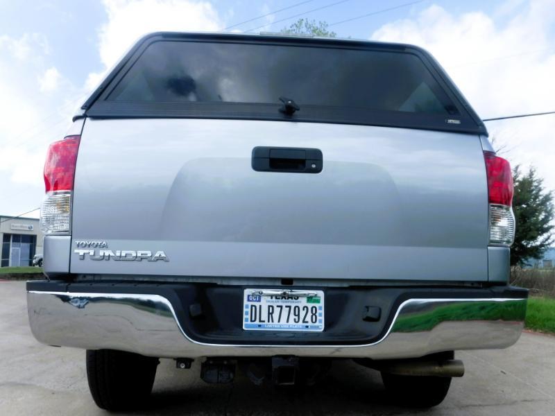 Toyota Tundra Tundra-Grade CrewMax 5.7L 2WD 2010