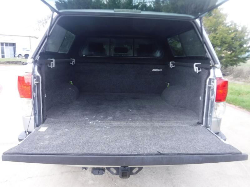 Toyota Tundra Tundra-Grade CrewMax 5.7L 2WD 2010