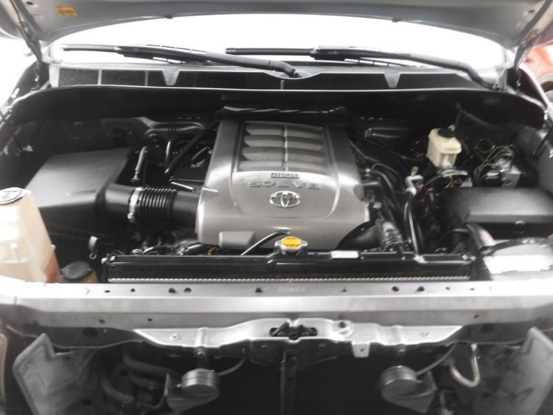 Toyota Tundra Tundra-Grade CrewMax 5.7L 2WD 2010