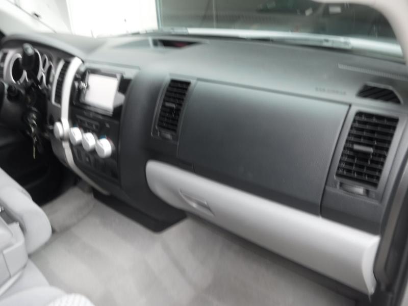 Toyota Tundra Tundra-Grade CrewMax 5.7L 2WD 2010
