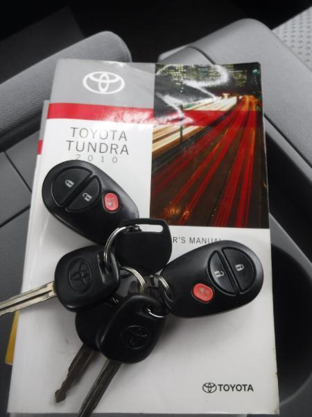 Toyota Tundra Tundra-Grade CrewMax 5.7L 2WD 2010